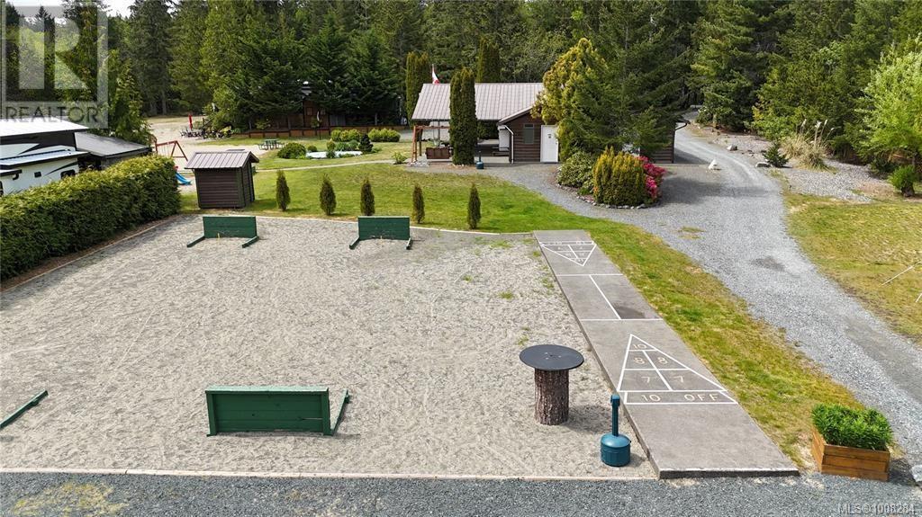 Photo 10 of D 4 2650 Turnbull Rd, Qualicum Beach BC