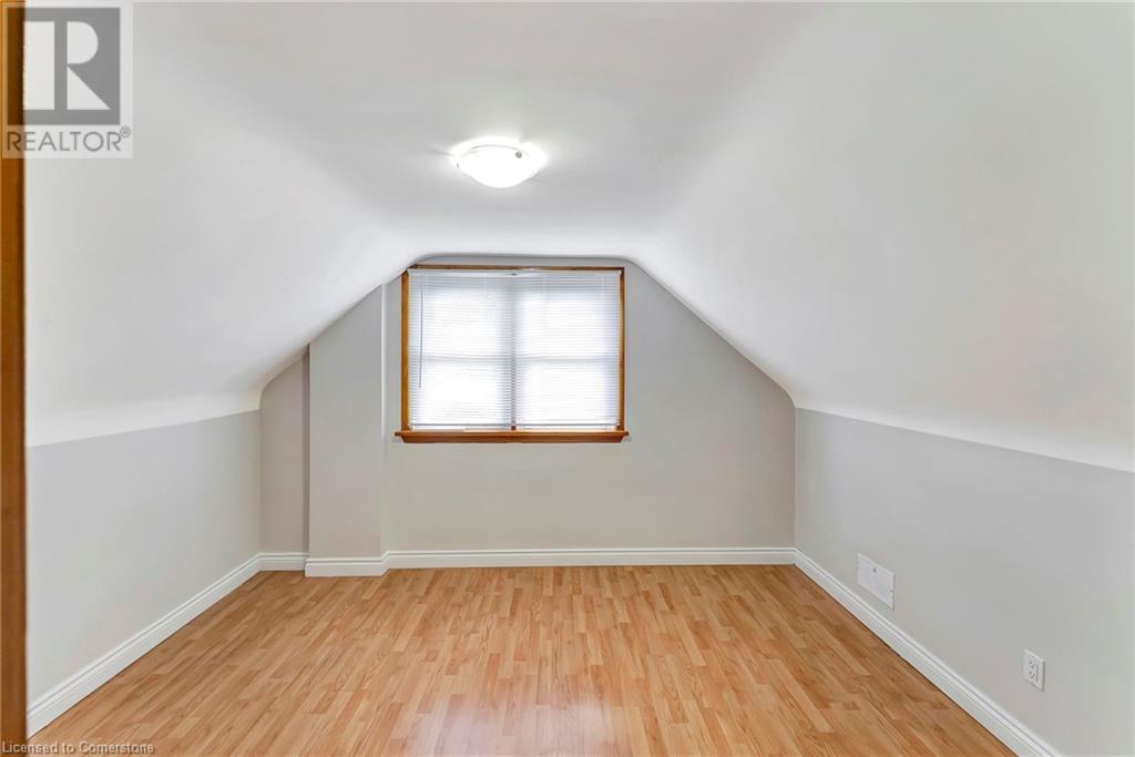 Photo 16 of 317 Highland Road W Unit Upper, Hamilton ON