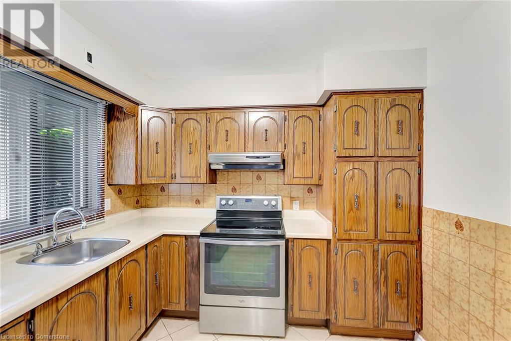 Photo 4 of 317 Highland Road W Unit Upper, Hamilton ON
