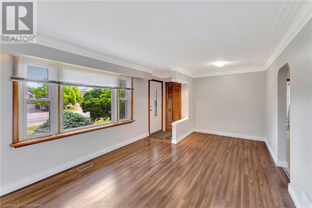 Photo 8 of 317 Highland Road W Unit Upper, Hamilton ON