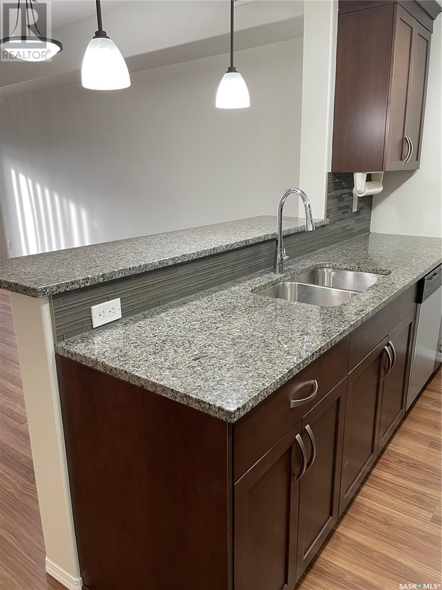 Photo 3 of 117 1220 Blackfoot Drive, Regina SK