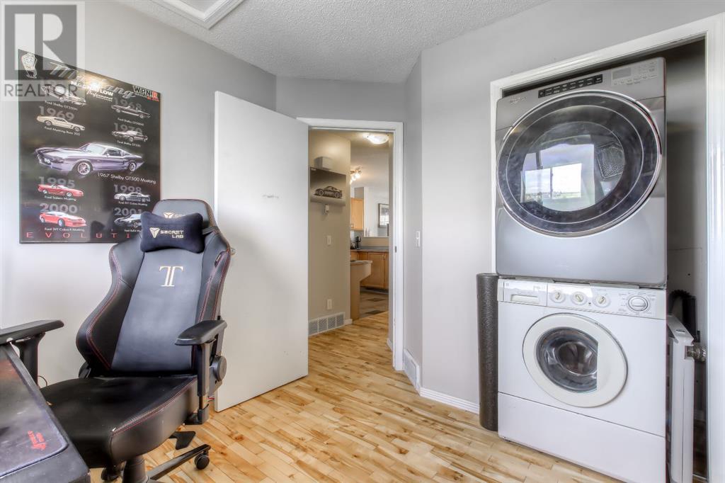 Single Family House Bi-level for Sale in  Hidden Spring Circle NW Hidden Valley Calgary 