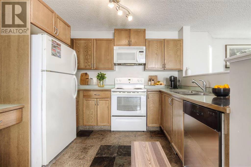 Single Family House Bi-level for Sale in  Hidden Spring Circle NW Hidden Valley Calgary 
