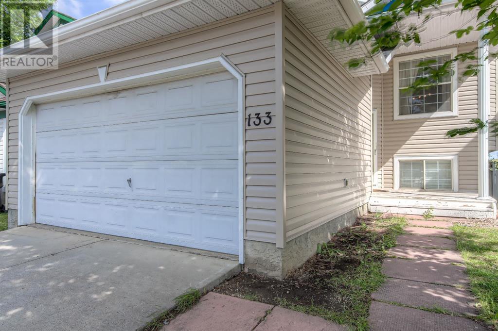 Single Family House Bi-level for Sale in  Hidden Spring Circle NW Hidden Valley Calgary 