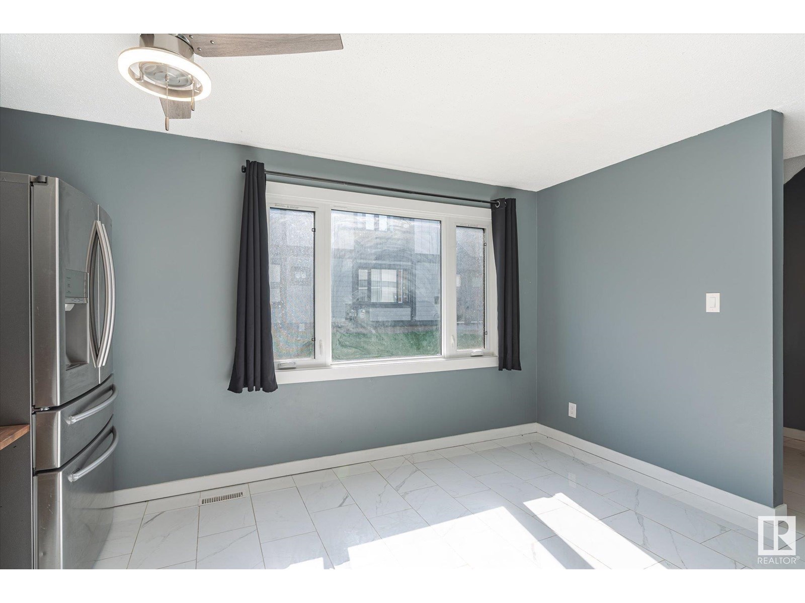 Photo 5 of 162 3308 113 Av Nw, Edmonton AB