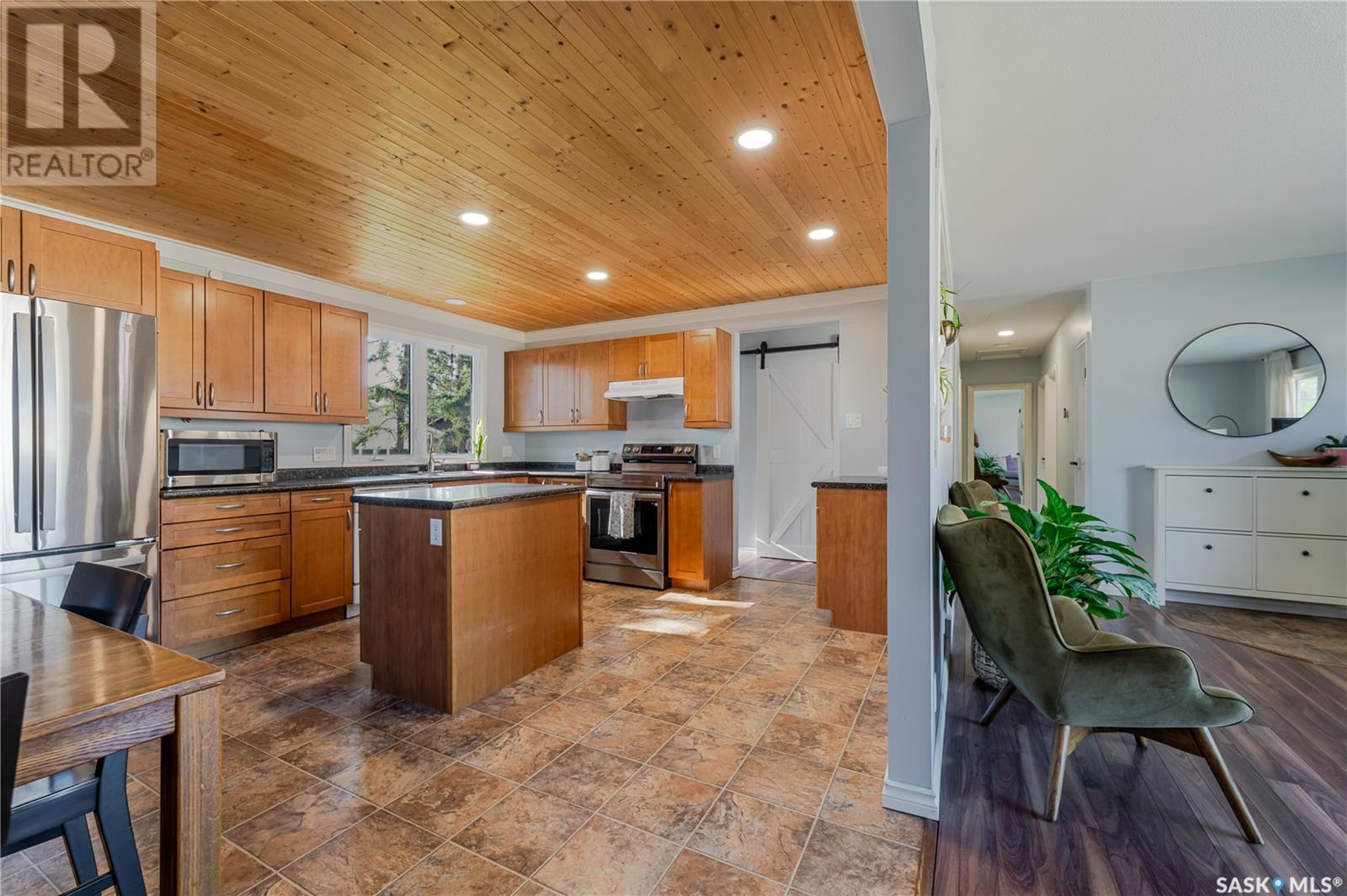 Photo 11 of 1363 Queen Crescent, Moose Jaw SK
