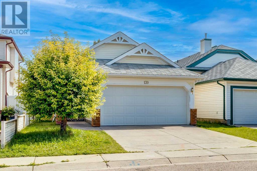 Single Family House 4 Level for Sale in  Los Alamos Place NE Monterey Park Calgary 