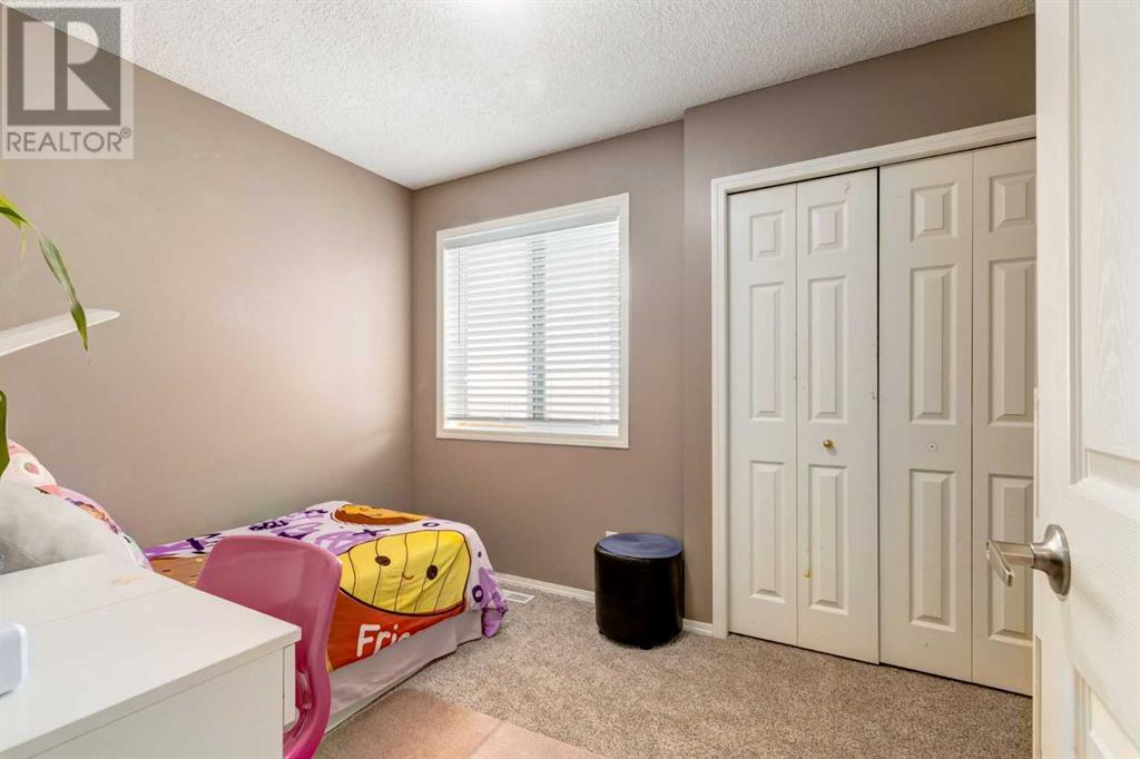 Single Family House 4 Level for Sale in  Los Alamos Place NE Monterey Park Calgary 
