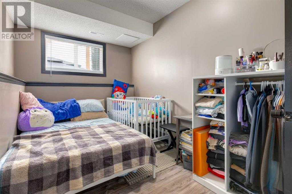Single Family House 4 Level for Sale in  Los Alamos Place NE Monterey Park Calgary 