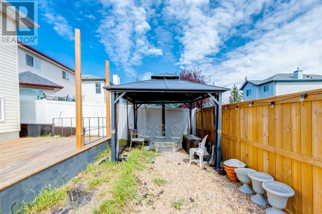 Single Family House 4 Level for Sale in  Los Alamos Place NE Monterey Park Calgary 