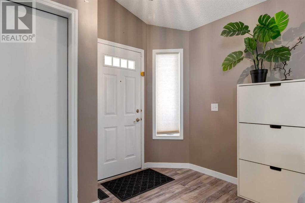 Single Family House 4 Level for Sale in  Los Alamos Place NE Monterey Park Calgary 