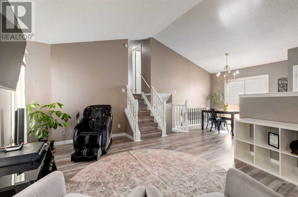 Single Family House 4 Level for Sale in  Los Alamos Place NE Monterey Park Calgary 
