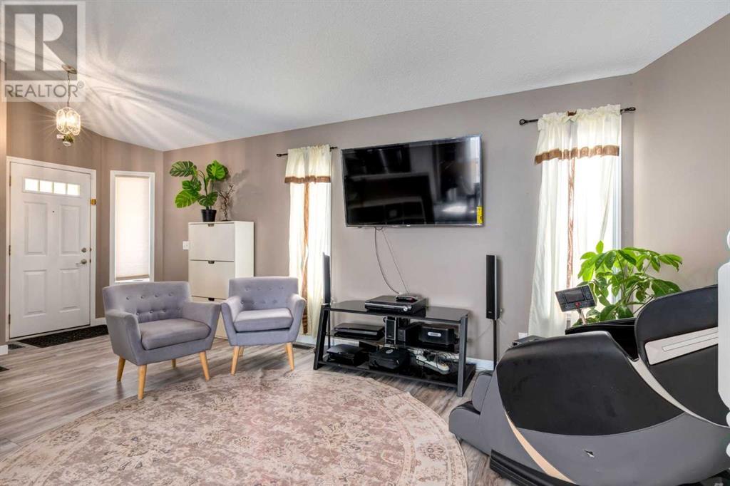 Single Family House 4 Level for Sale in  Los Alamos Place NE Monterey Park Calgary 