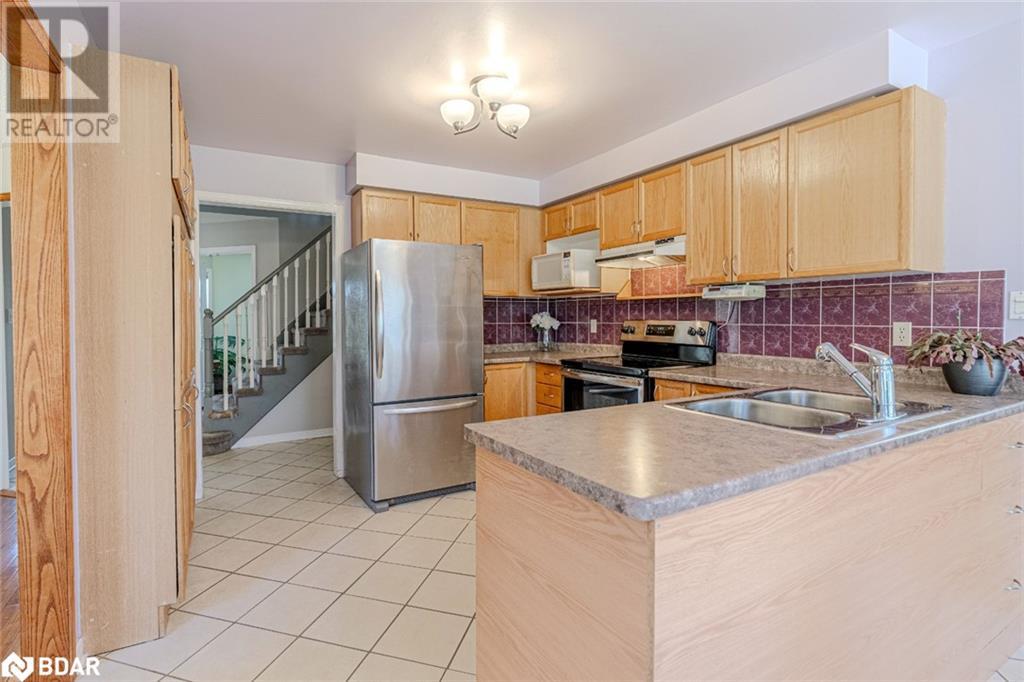 Photo 3 of 36 Ford Street, Barrie ON