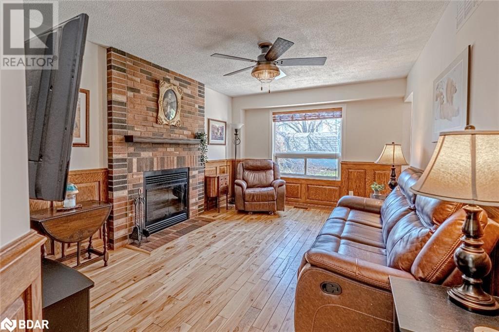 Photo 8 of 36 Ford Street, Barrie ON