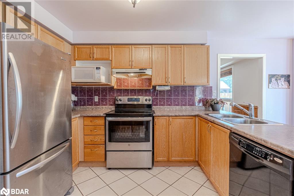 Photo 7 of 36 Ford Street, Barrie ON