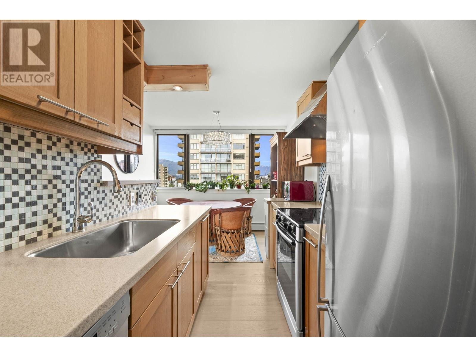 Photo 6 of 1603 1740 Comox Street, Vancouver BC