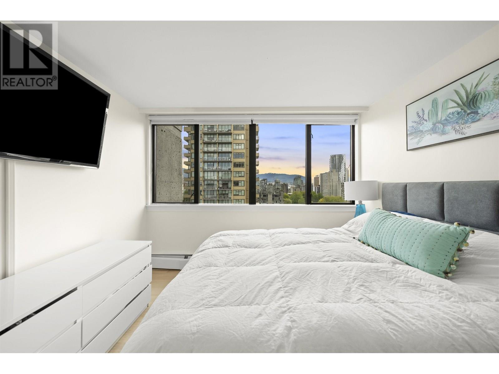Photo 12 of 1603 1740 Comox Street, Vancouver BC
