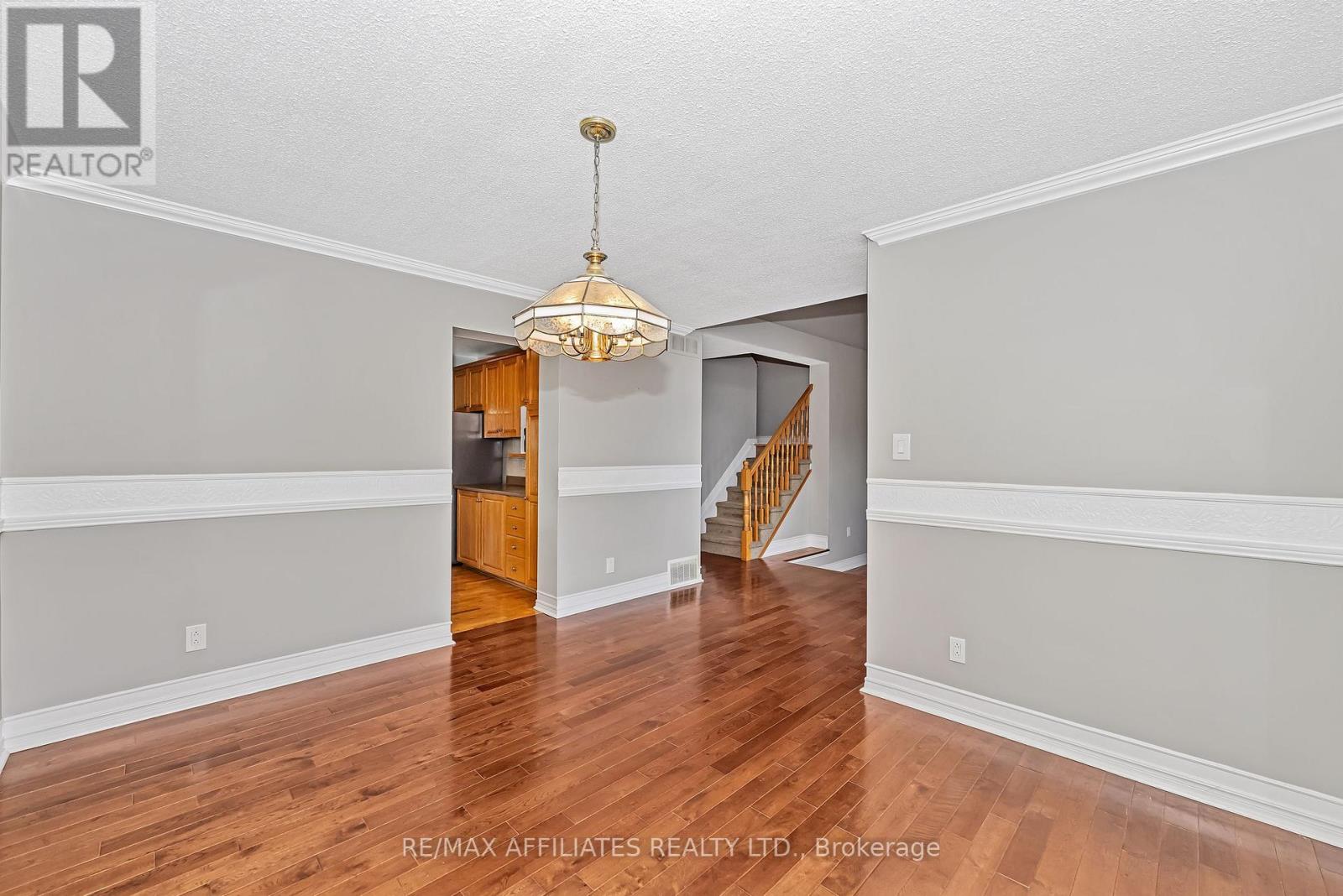 Photo 7 of 101 Carterfarm Crescent, Ottawa ON