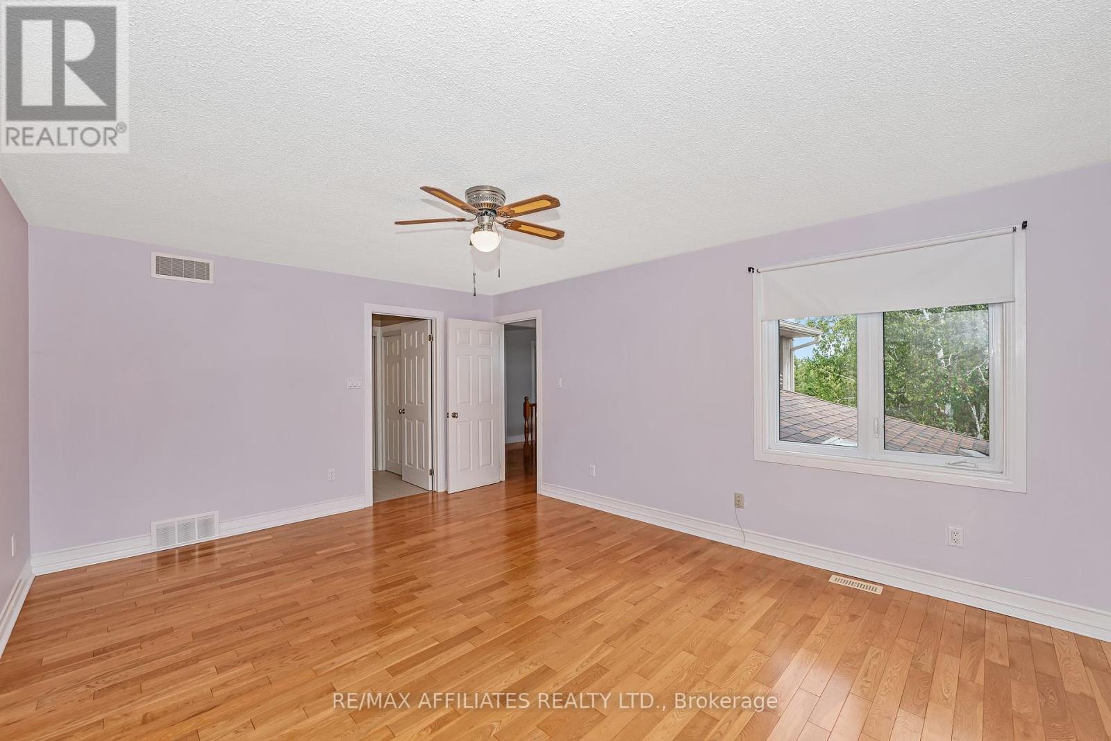 Photo 17 of 101 Carterfarm Crescent, Ottawa ON