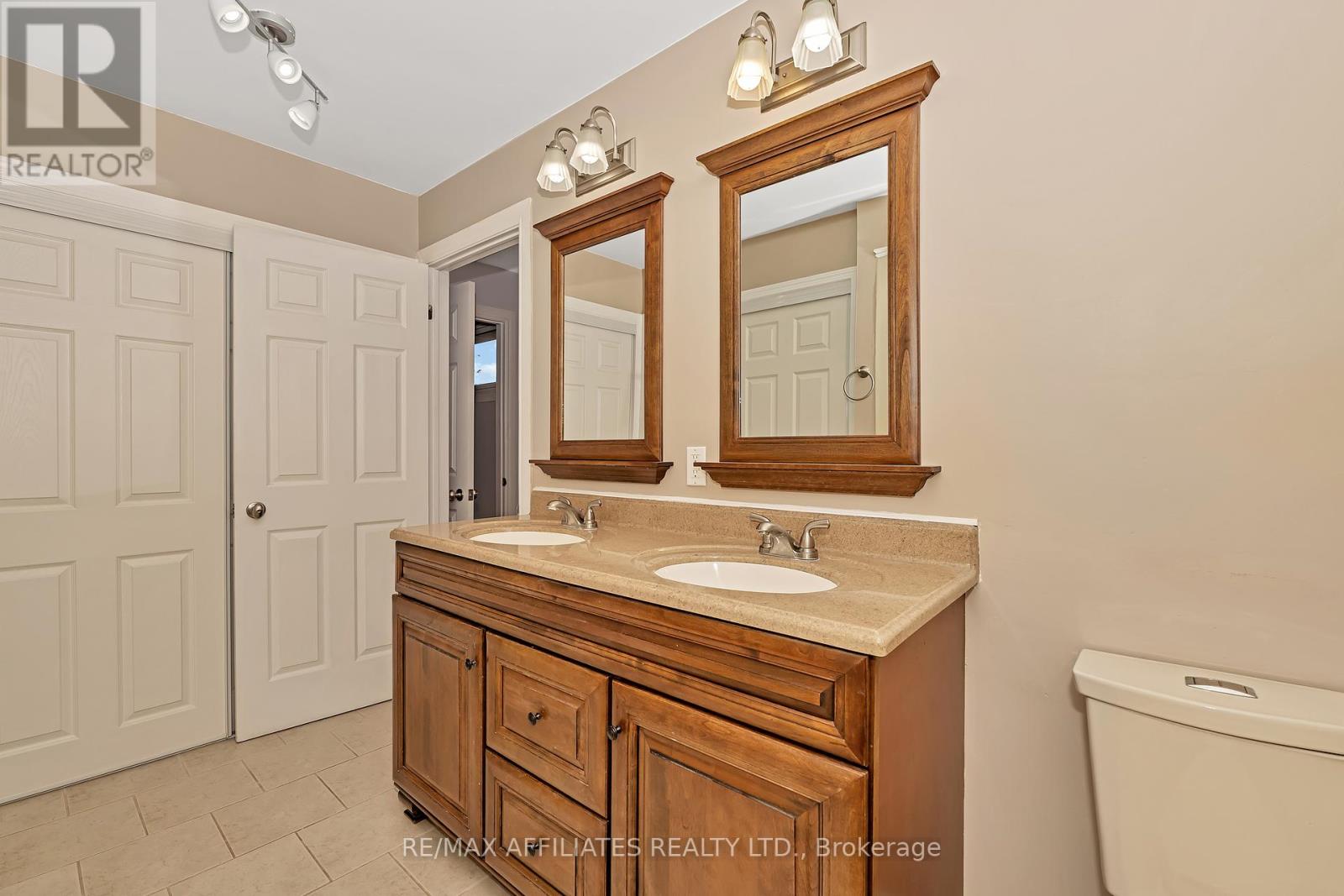 Photo 29 of 101 Carterfarm Crescent, Ottawa ON