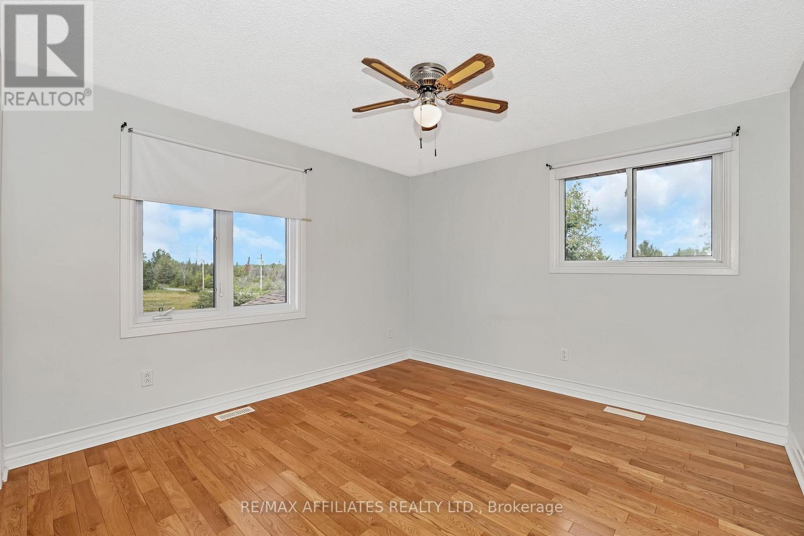 Photo 18 of 101 Carterfarm Crescent, Ottawa ON