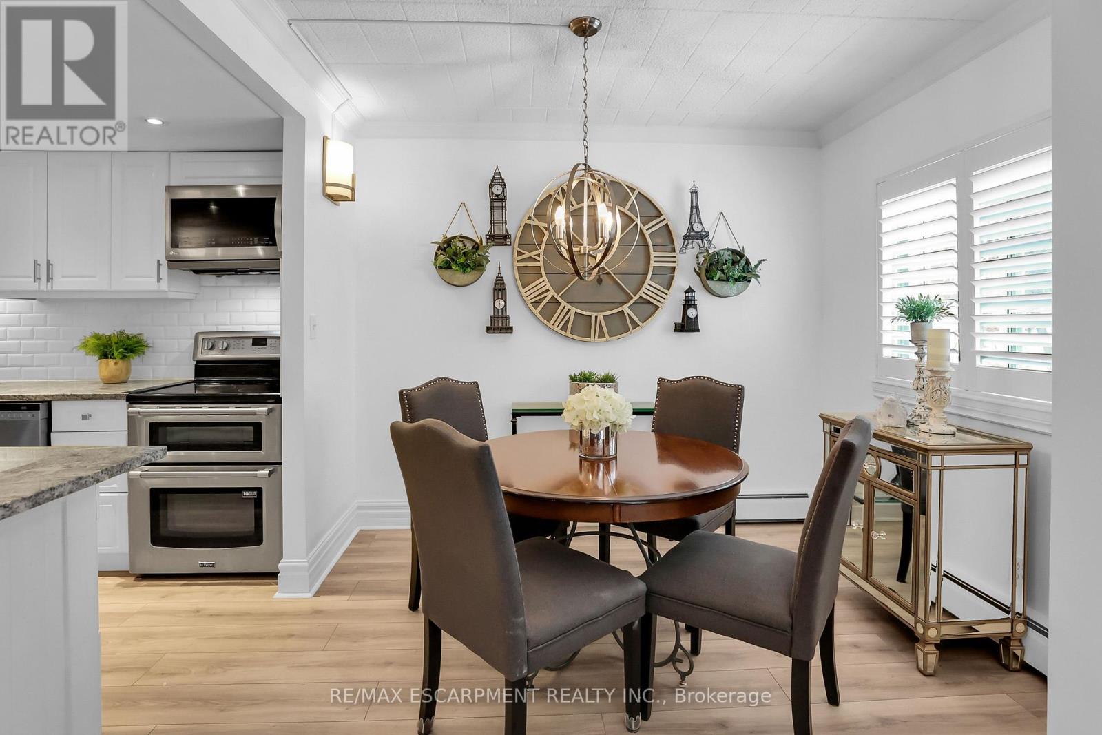 Photo 12 of 202 20 John Street, Grimsby ON