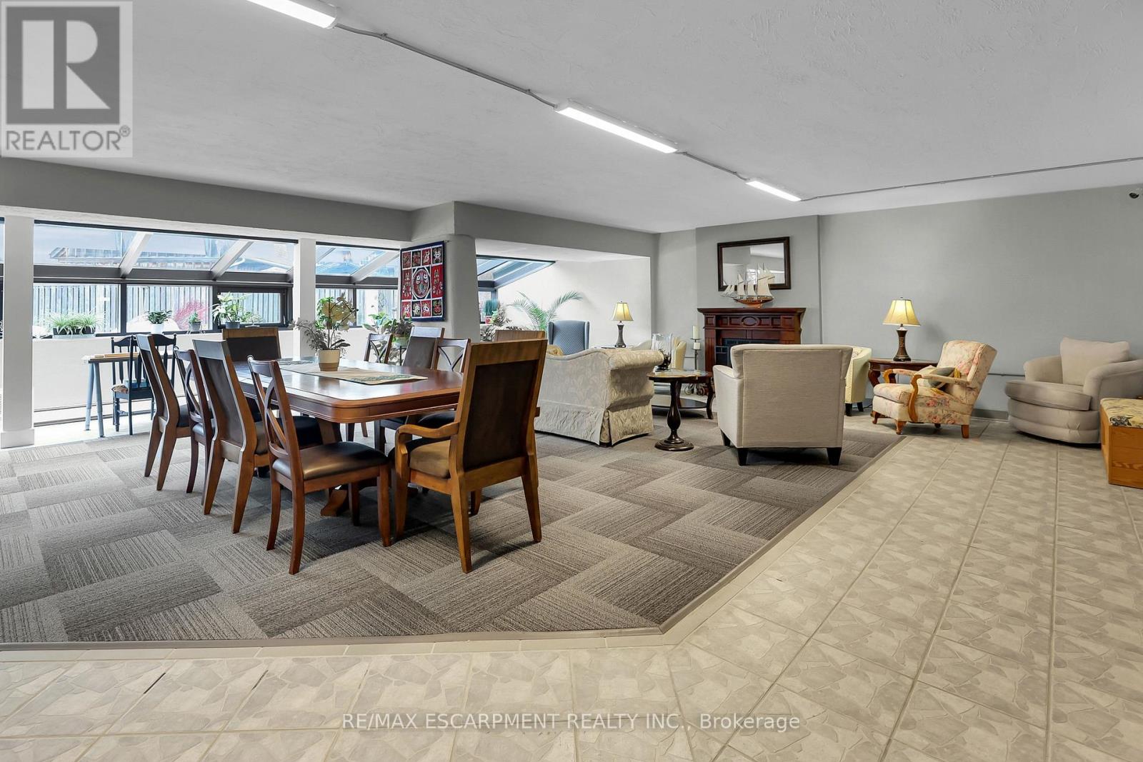 Photo 21 of 202 20 John Street, Grimsby ON