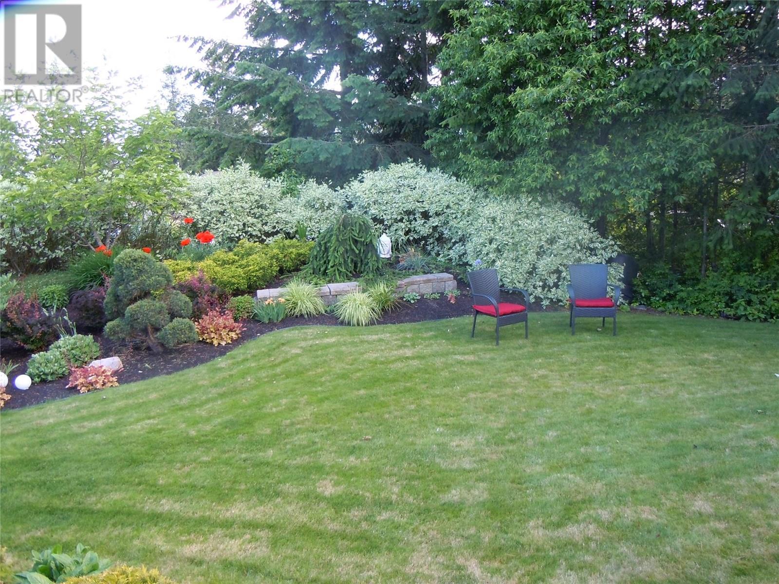 Photo 17 of 2523 Golf View Crescent, Blind Bay BC