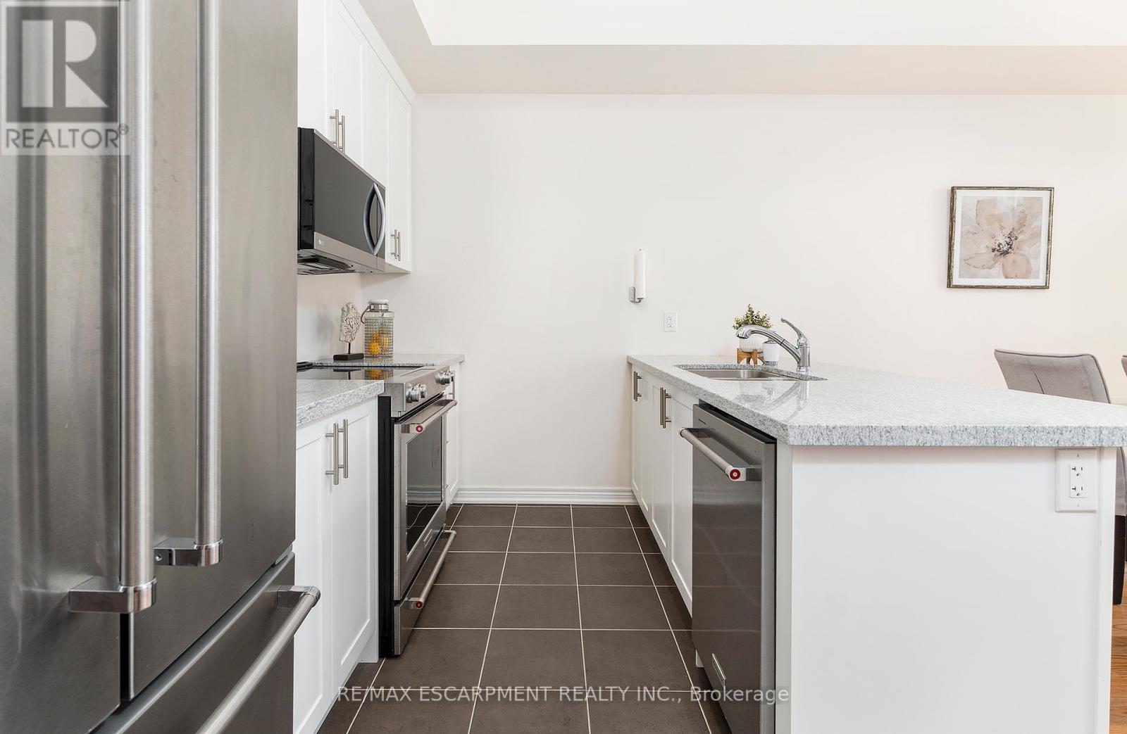 Photo 5 of 333 Raymond Road, Hamilton ON