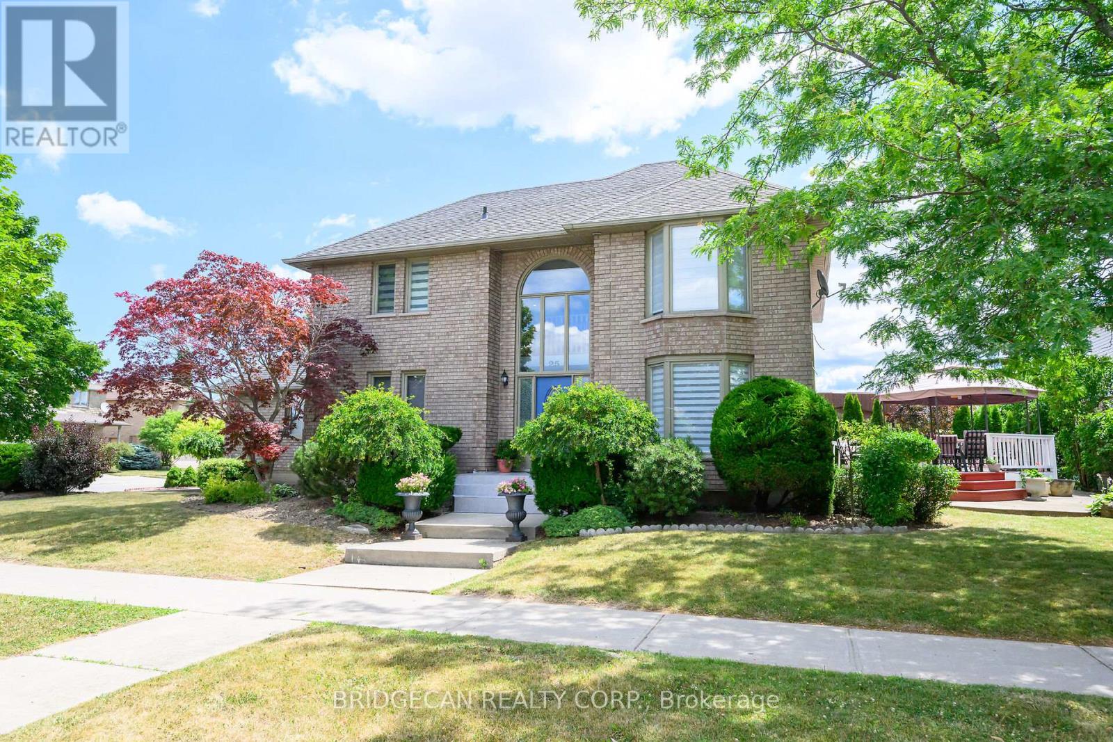 Photo 1 of 25 Highbury Drive, Hamilton ON