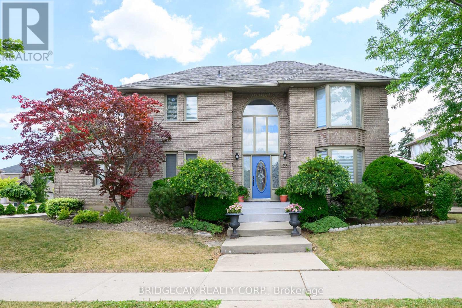 Photo 14 of 25 Highbury Drive, Hamilton ON