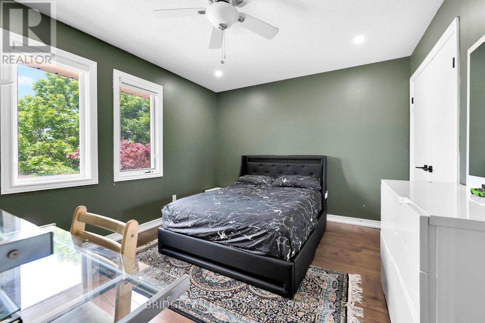 Photo 47 of 25 Highbury Drive, Hamilton ON