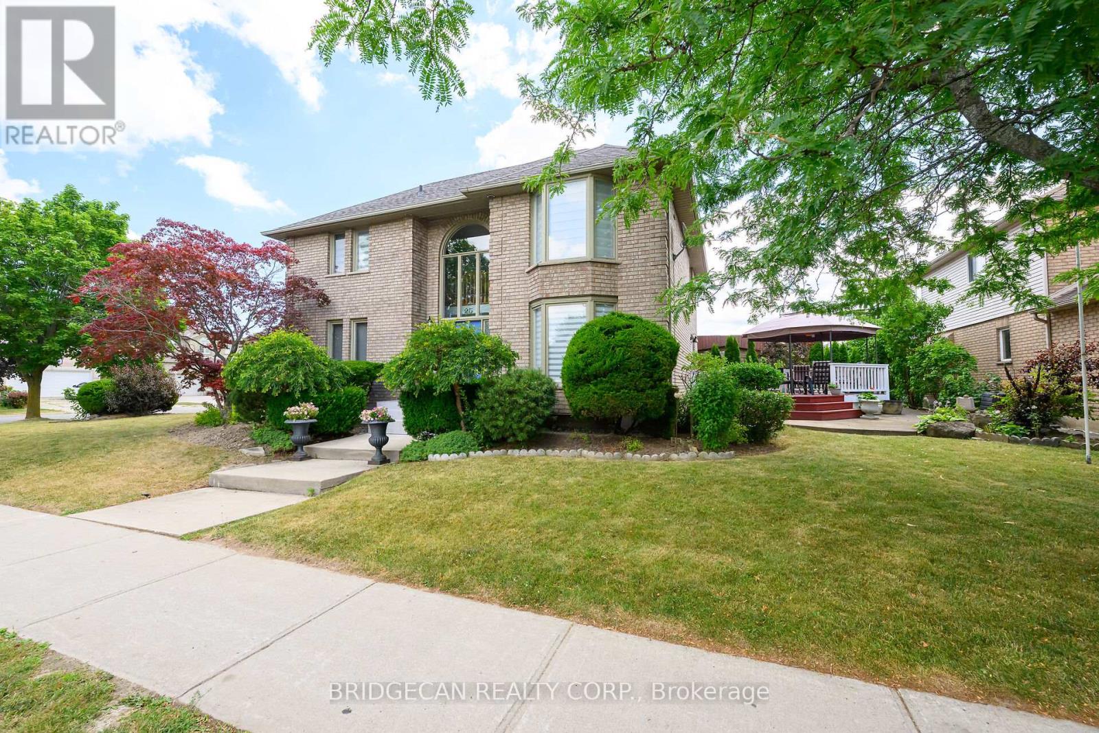 Photo 38 of 25 Highbury Drive, Hamilton ON