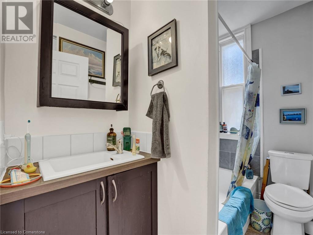 Photo 2 of 214 Mary Street, Hamilton ON