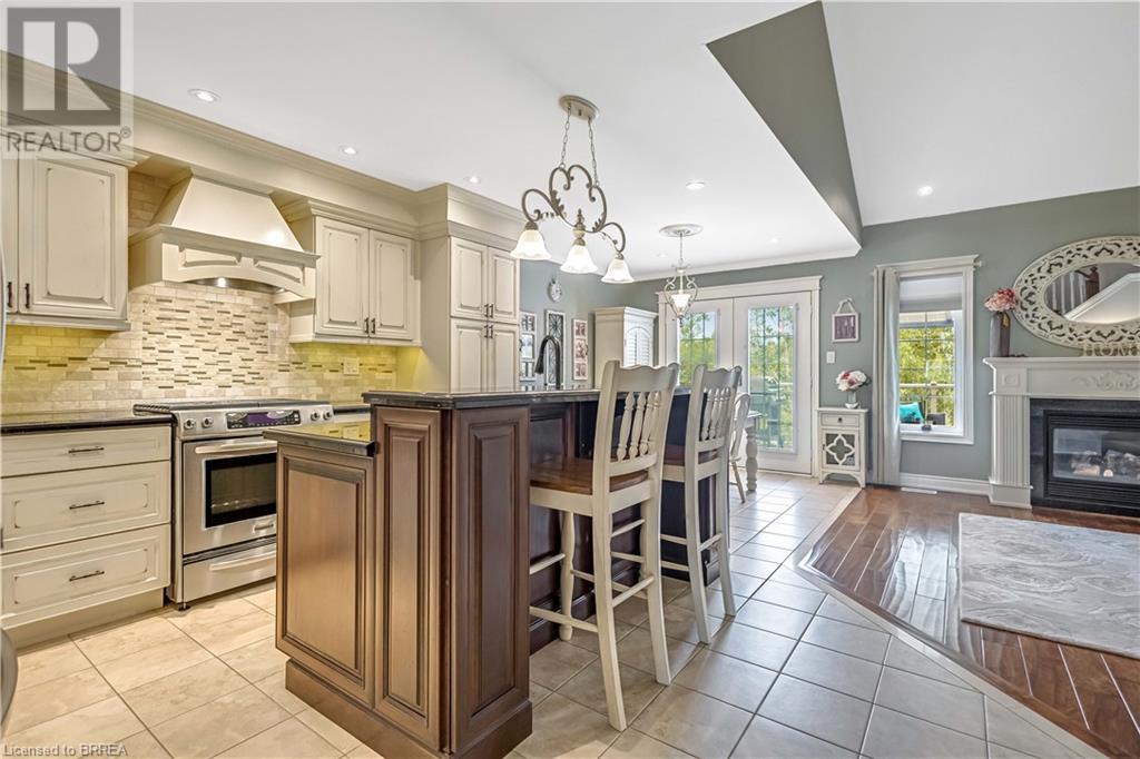 Photo 10 of 42 Davidson Court, Brantford ON