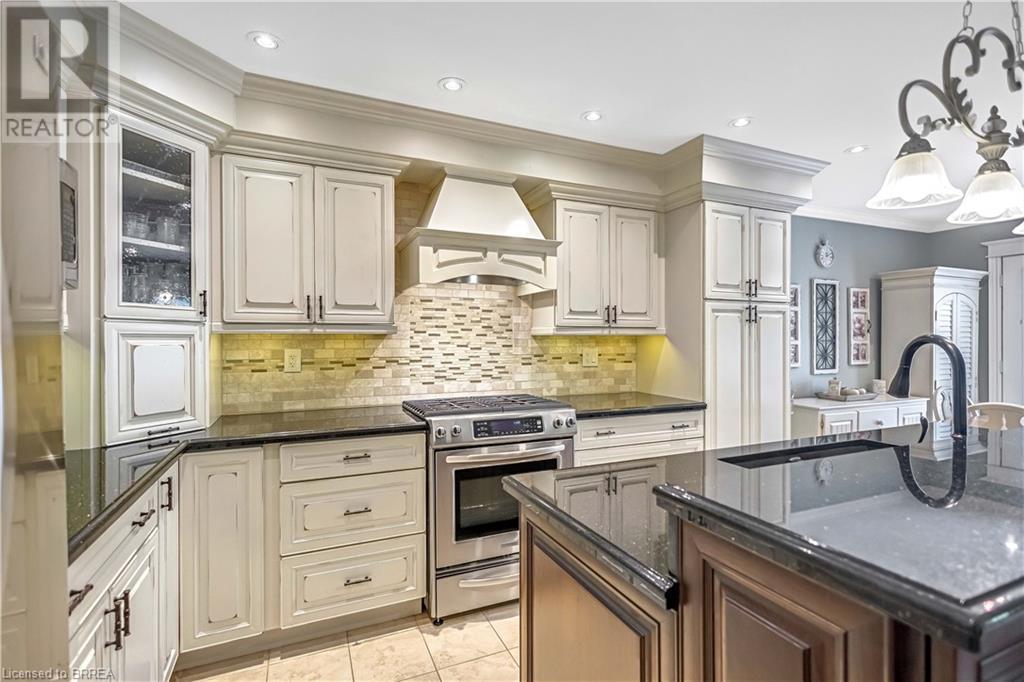Photo 12 of 42 Davidson Court, Brantford ON