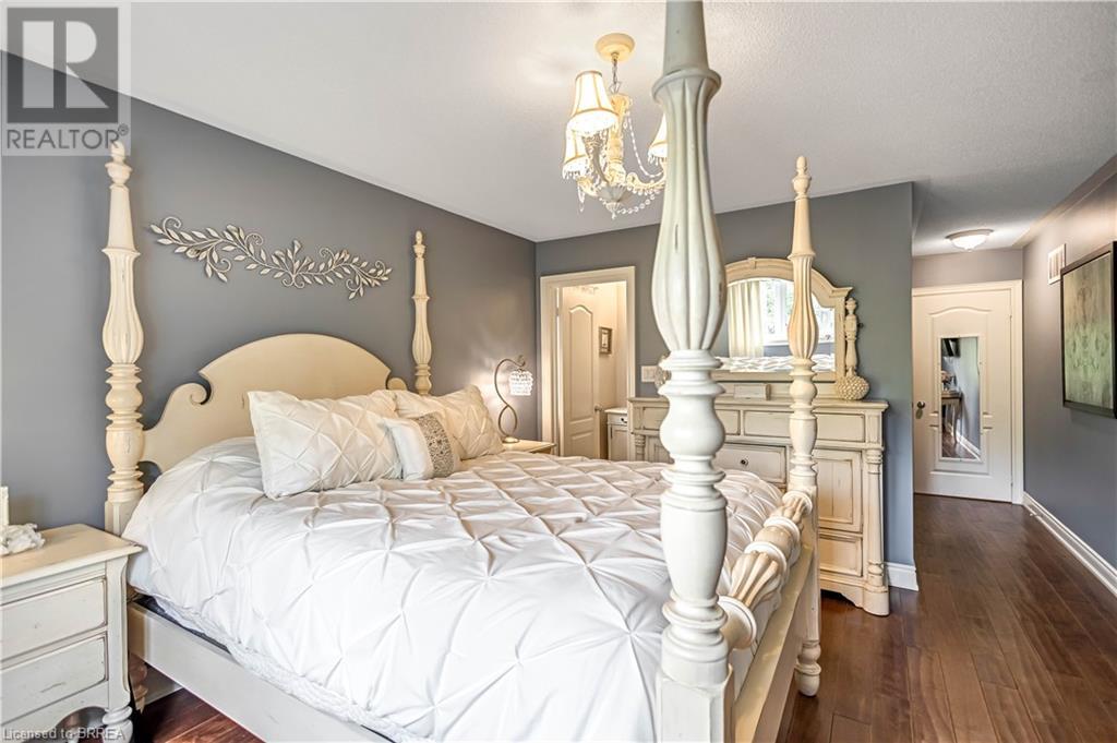 Photo 18 of 42 Davidson Court, Brantford ON