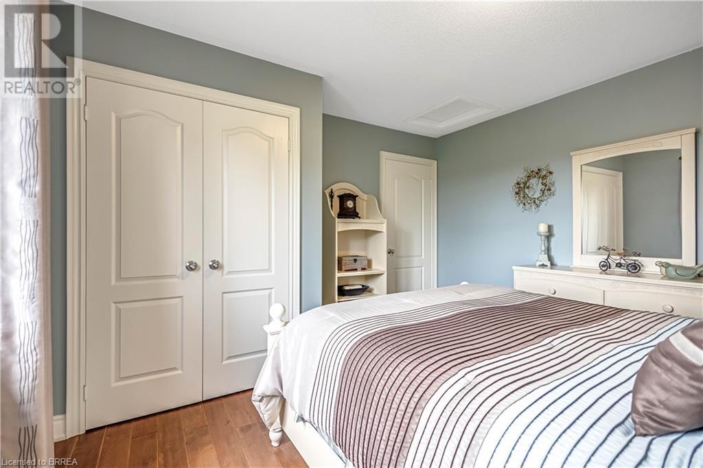 Photo 20 of 42 Davidson Court, Brantford ON