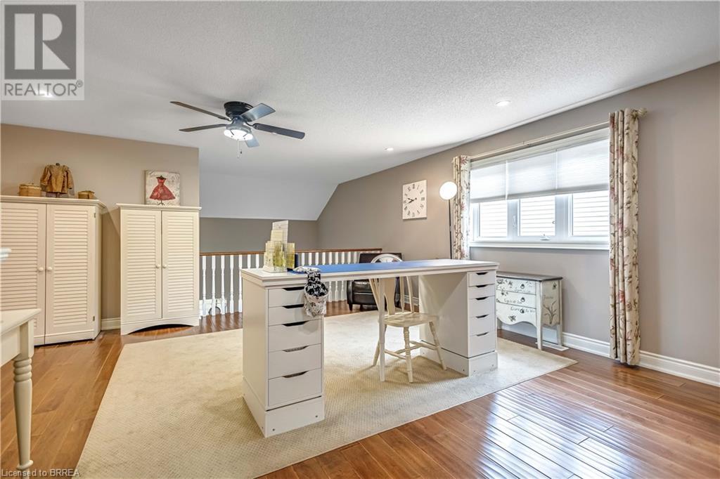 Photo 23 of 42 Davidson Court, Brantford ON