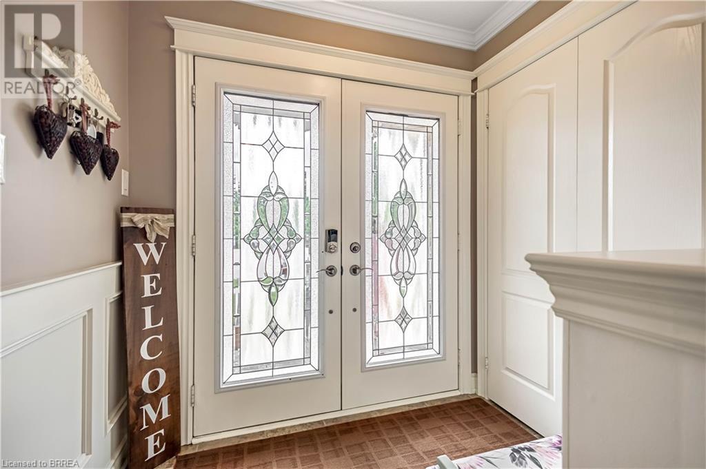 Photo 3 of 42 Davidson Court, Brantford ON
