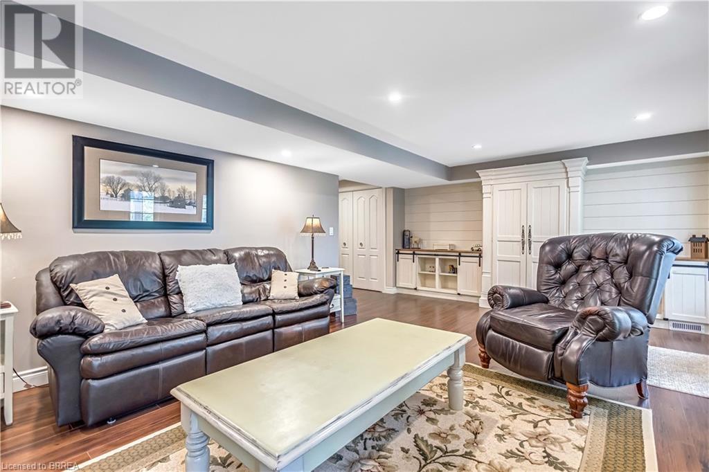 Photo 31 of 42 Davidson Court, Brantford ON