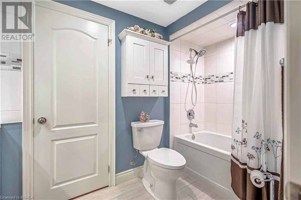 Photo 34 of 42 Davidson Court, Brantford ON