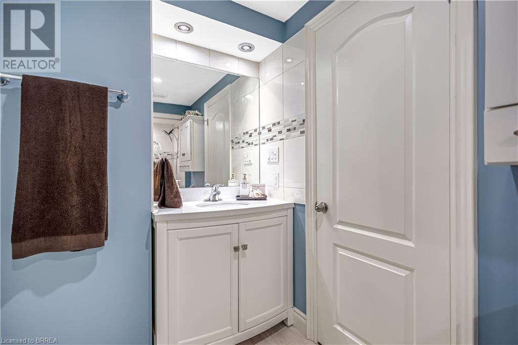 Photo 35 of 42 Davidson Court, Brantford ON