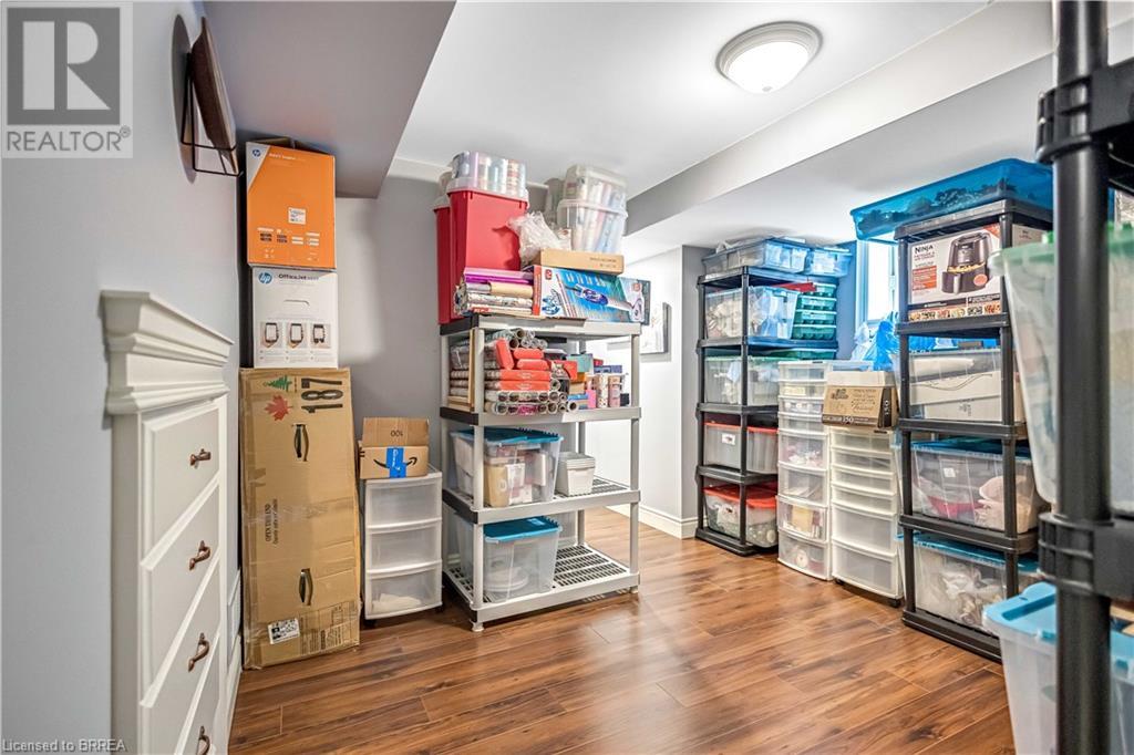 Photo 38 of 42 Davidson Court, Brantford ON