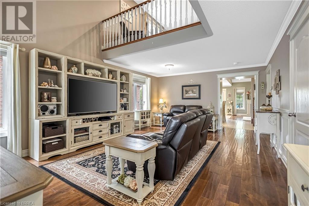 Photo 4 of 42 Davidson Court, Brantford ON