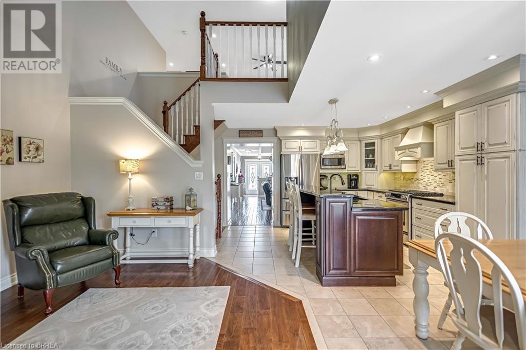 Photo 5 of 42 Davidson Court, Brantford ON
