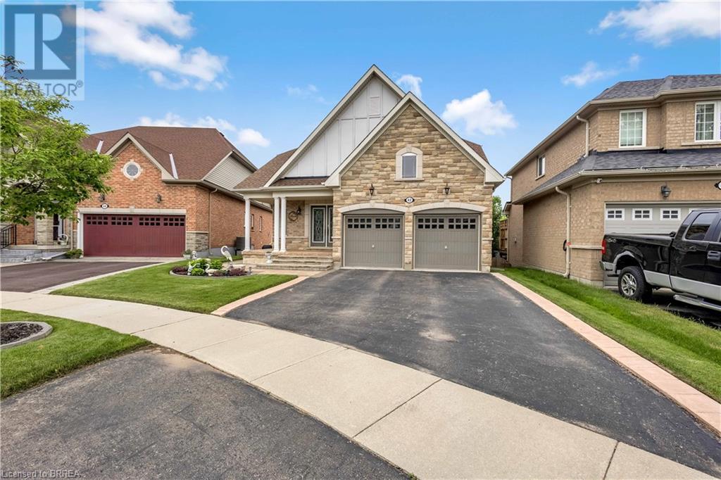 Photo 6 of 42 Davidson Court, Brantford ON