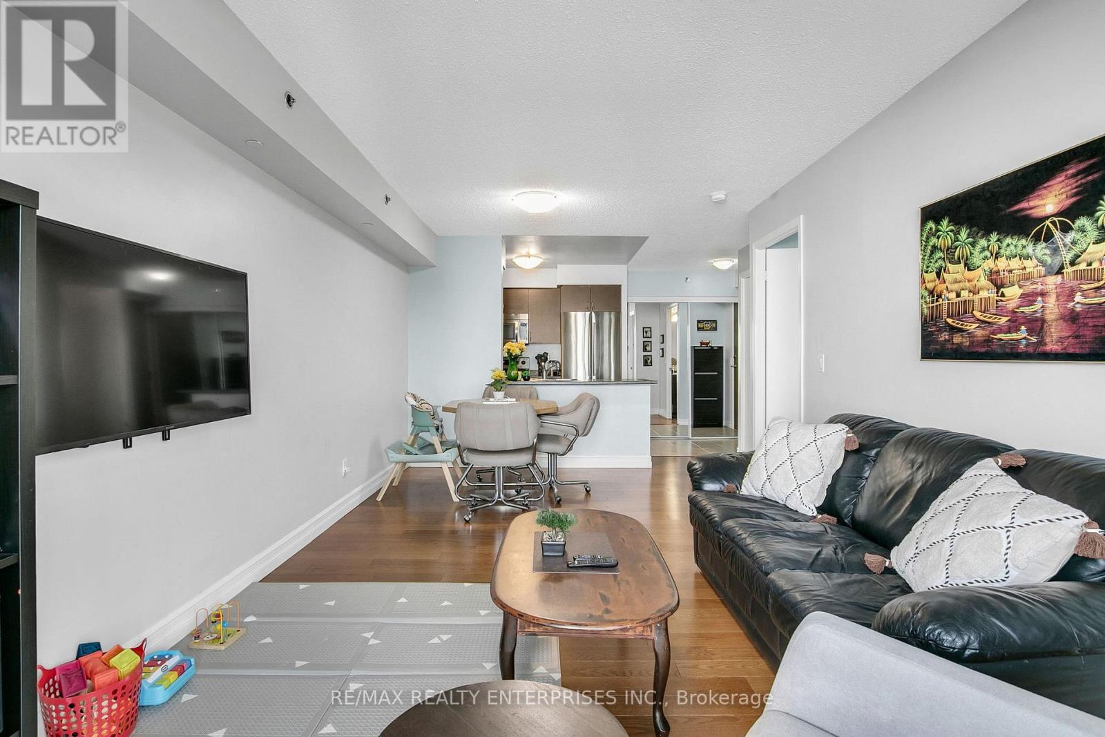 Photo 18 of 411 35 Saranac Boulevard, Toronto ON