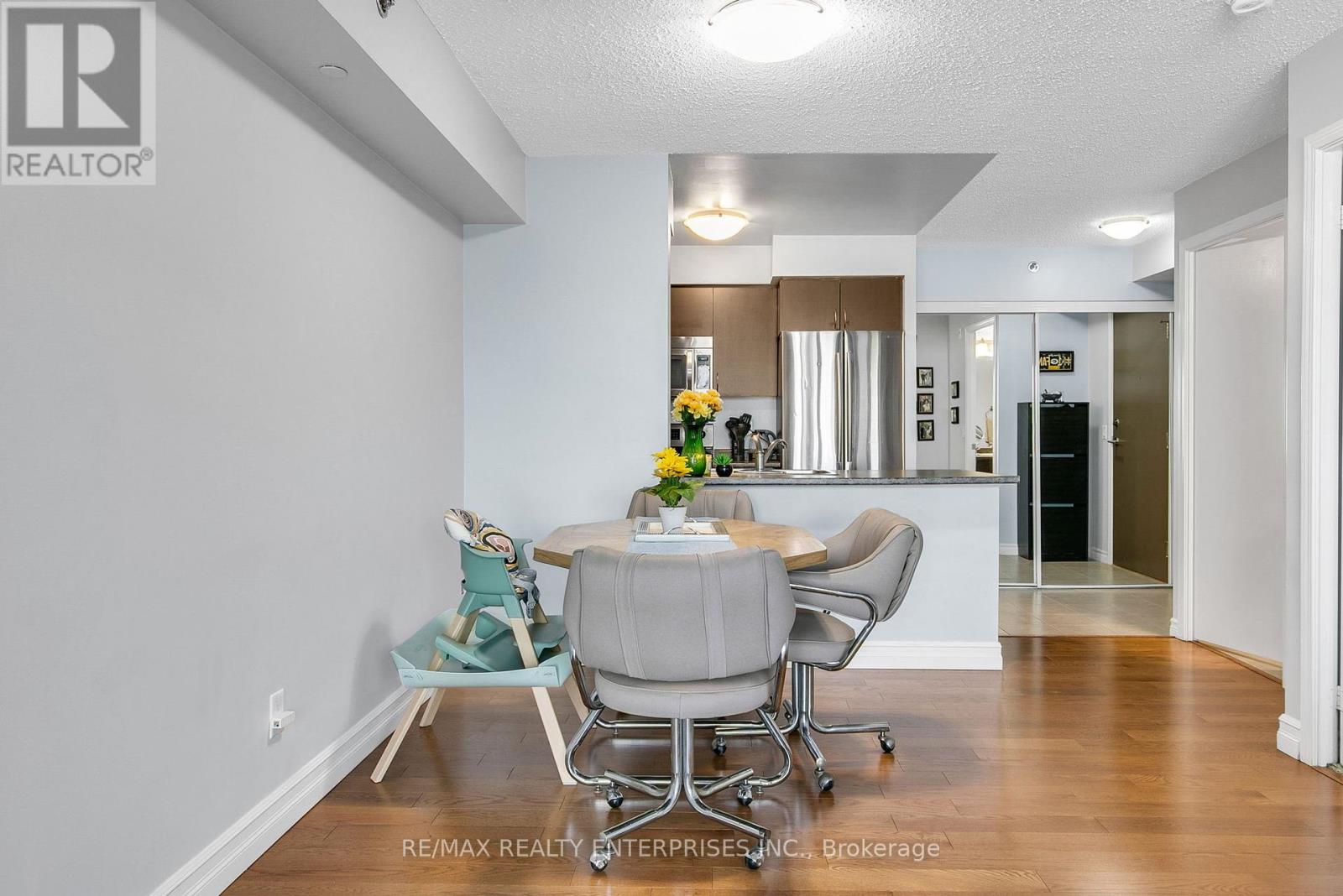 Photo 34 of 411 35 Saranac Boulevard, Toronto ON